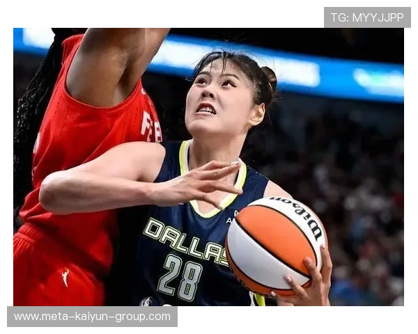 上海女篮成WCBA最大黑马，李月汝在内线展现统治力